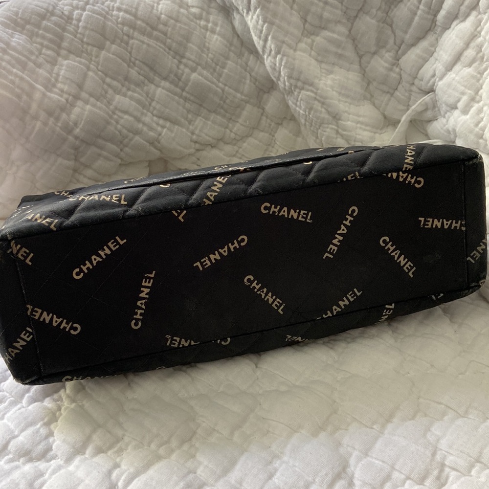 Chanel Vintage Rare 1990s Quilted Logo Letters Maxi Jumbo Classic Flap - Picture 16 of 17